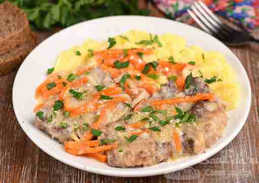 Мясо тушеное с хлебом