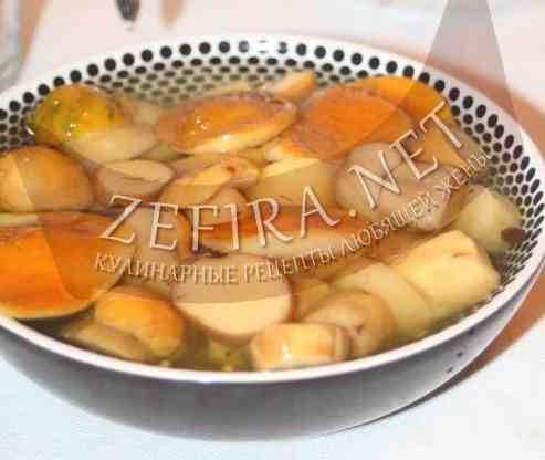 Маринованные белые грибы